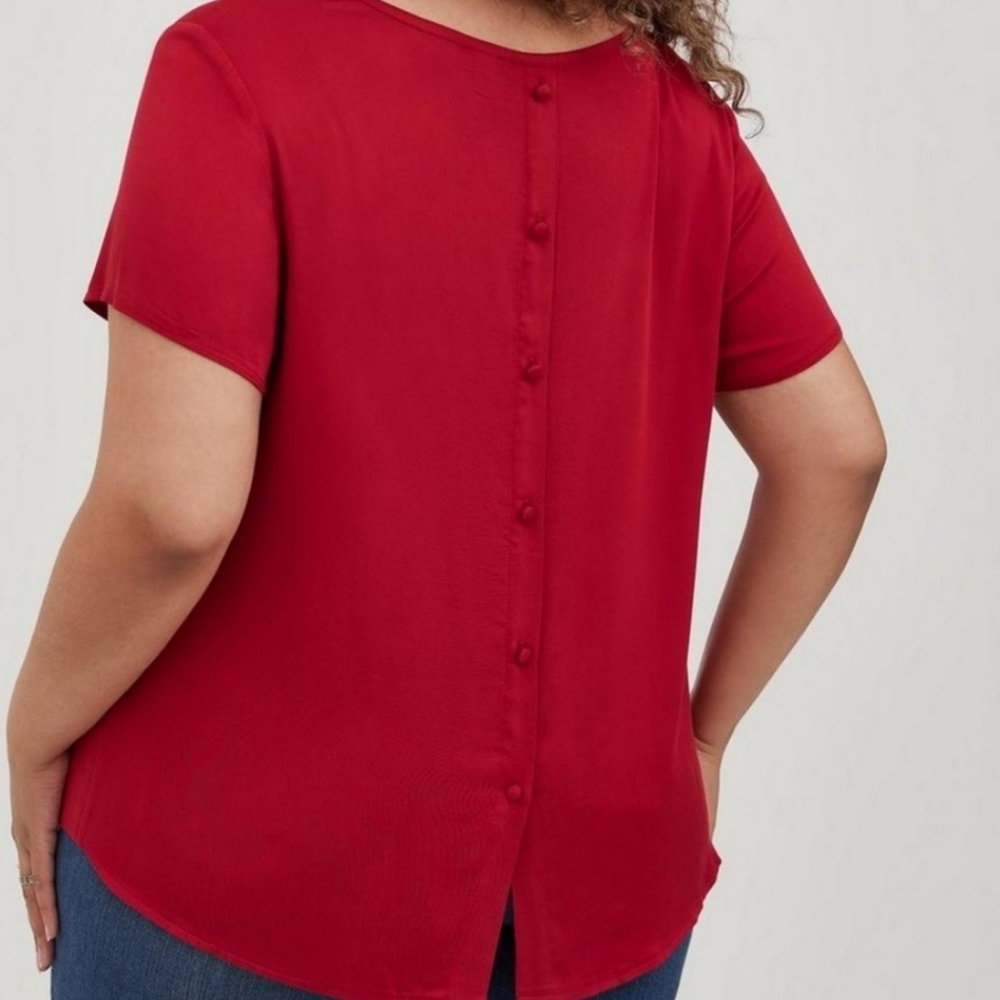 Torrid Abbey Challis Red Button Down Back Red Short Sleeve Blouse Size 2X